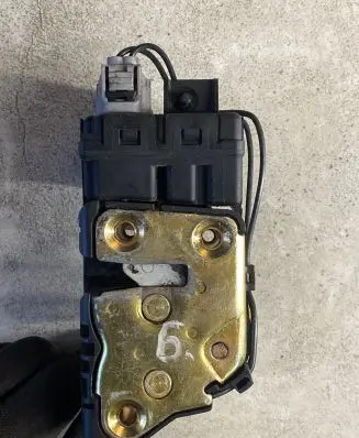 Jeep Cherokee III KJ Loading door lock 0350209 L95300E1