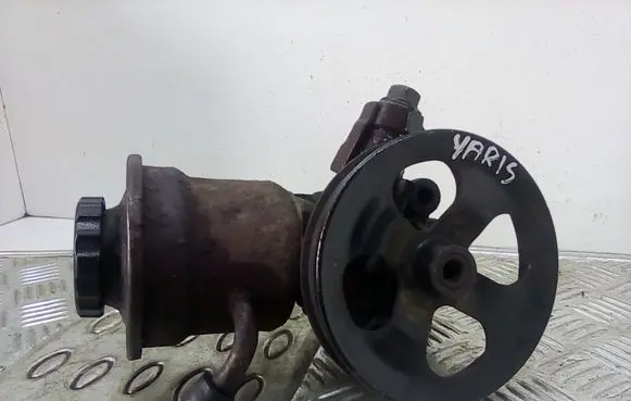Toyota Yaris Power steering pump