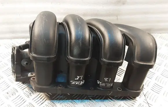 Toyota Avensis T250 Intake manifold