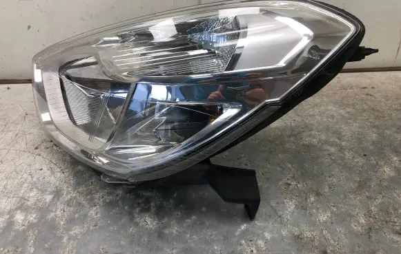 Dacia Dokker Headlight/headlamp 260607950R