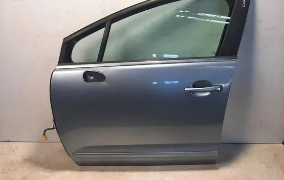 Peugeot 5008 Front door 
