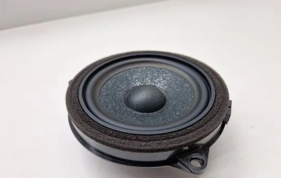 BMW X3 G01 Front door speaker 6809629
