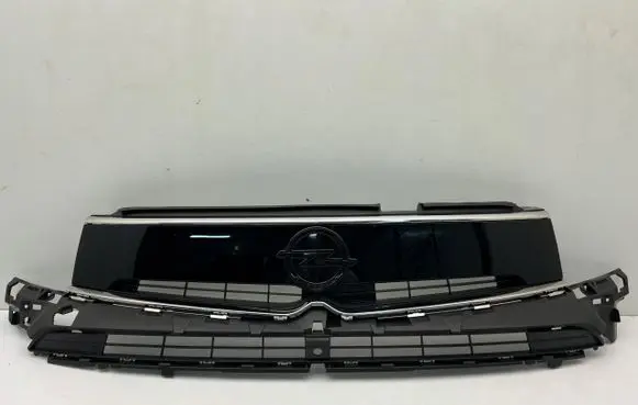 Opel Mokka B Front bumper upper radiator grill 9840788877