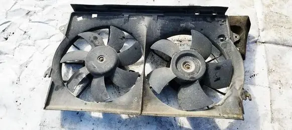 Toyota Corolla Verso E121 Radiator cooling fan shroud 1636327040