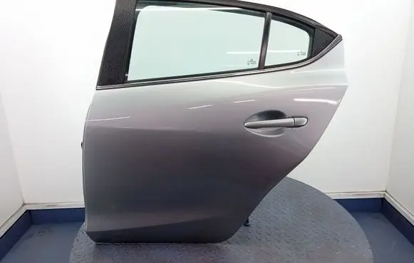 Mazda 3 II Rear door