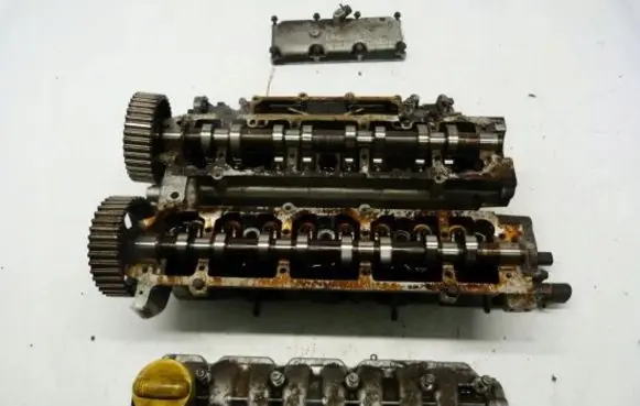 Renault Laguna II Engine head 8200157259