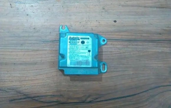 Renault Kangoo I Airbag control unit/module 600589600 8200098402