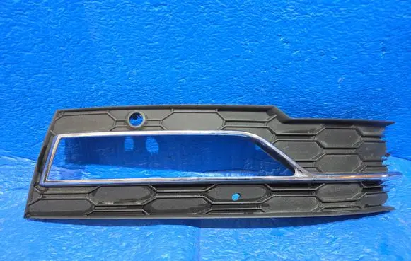 Skoda Octavia Mk4 Front bumper lower grill 5E3807628G