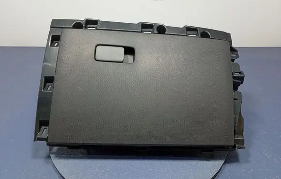 Ford Mustang I Glove box LJ8BR06040AAW