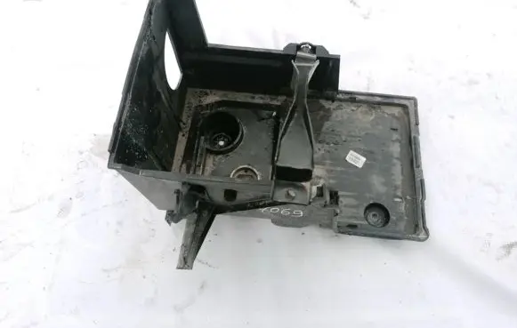 Battery box tray