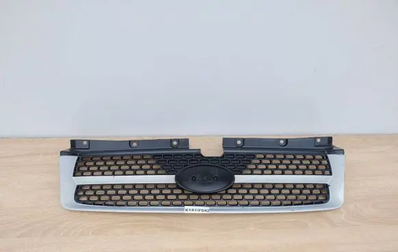 Hyundai Matrix Front bumper upper radiator grill 86561-17400