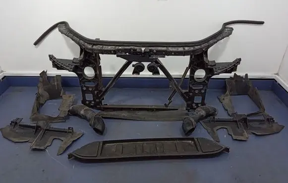 Audi Q7 4L Front bodywork piece 