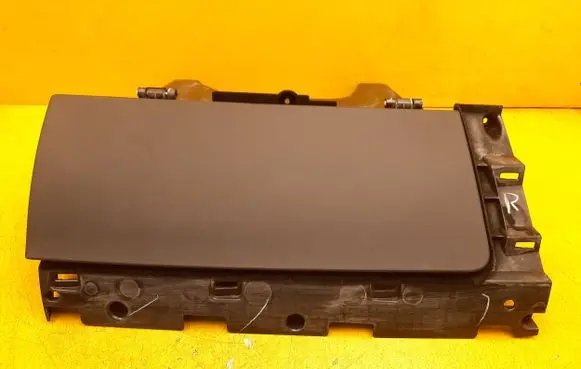 Tesla Model S Glove box 100332708J