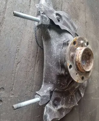 BMW M5 Front wheel hub AIMSS100 2223