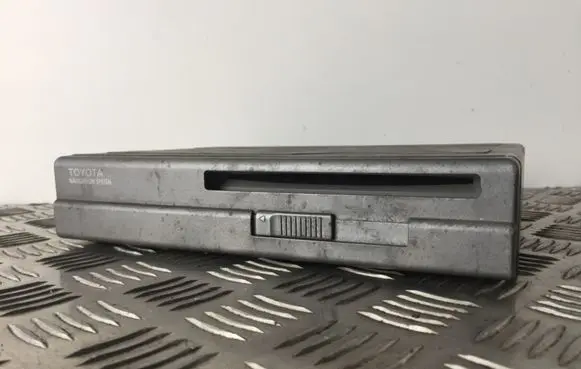 Toyota Corolla Verso AR10 Navigation unit CD/DVD player 0866200840