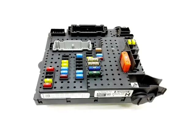 Volvo XC90 Fuse module 30786646