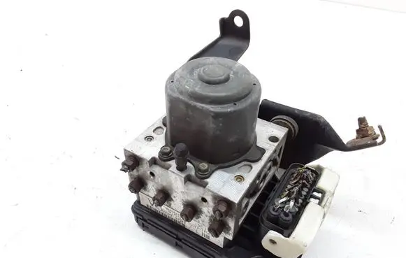 Toyota Avensis Verso ABS Pump 4451044050 8954144050