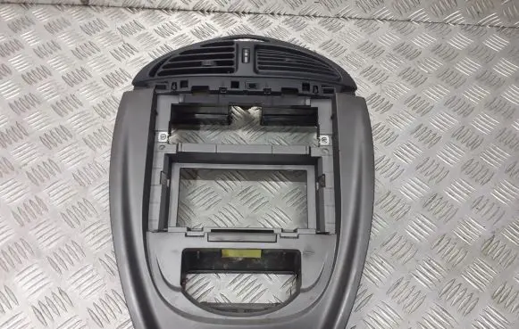 Citroen C5 Radio/GPS head unit trim 