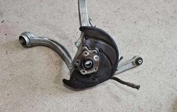 Audi Q7 4M Front wheel hub spindle knuckle 4M0407242J 4M0407156E 4M0407696C