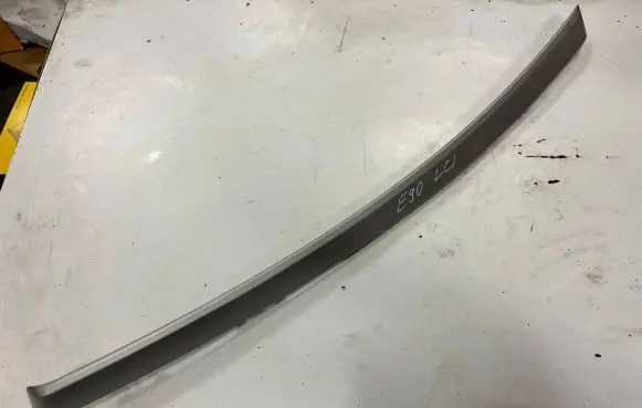 BMW 3 E90 E91 Dashboard glove box trim 7121474
