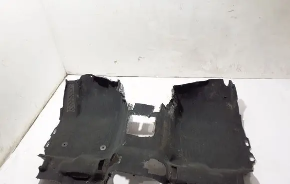 Chevrolet Silverado Front floor carpet liner 84817501