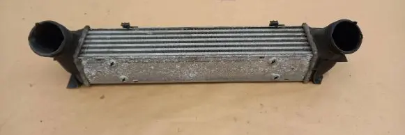 BMW 3 E90 E91 Intercooler radiator 3093796 715071732