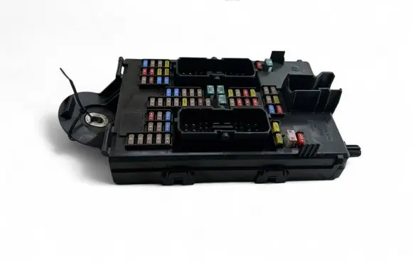 Volvo XC90 Fuse module 32142591