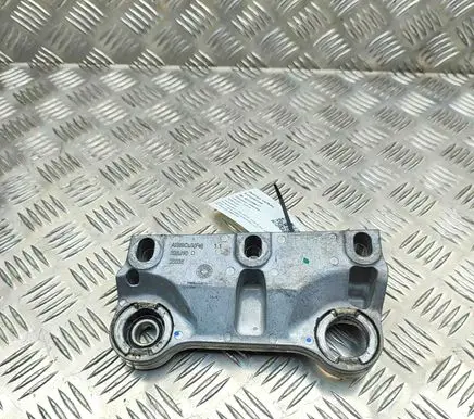Peugeot 3008 III Engine mounting bracket 9840714680
