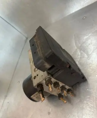 Volvo V70 ABS Pump 8619968 10092504023