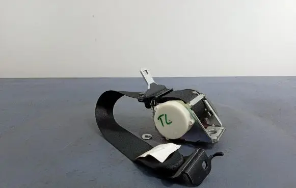BMW X3 F25 Front seatbelt 7258447