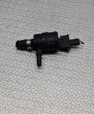Mercedes-Benz ML W164 Valve vacuum A0004769832