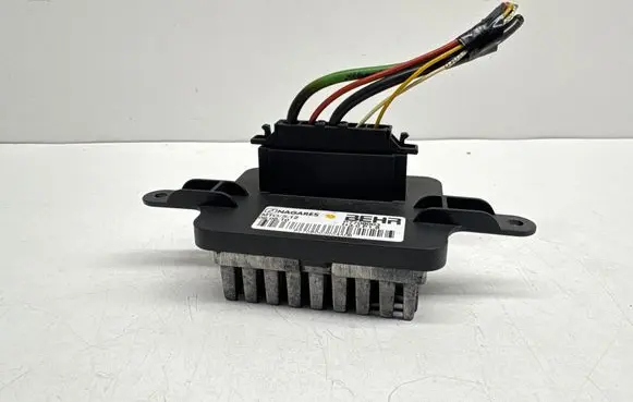 Peugeot 3008 I Heater blower motor/fan resistor P7708003 P7708003004A0B