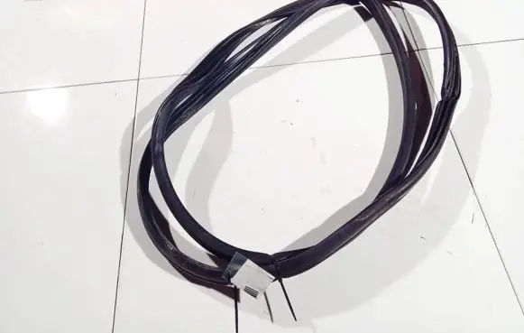 Honda CR-V Rubber seal front coupe door 