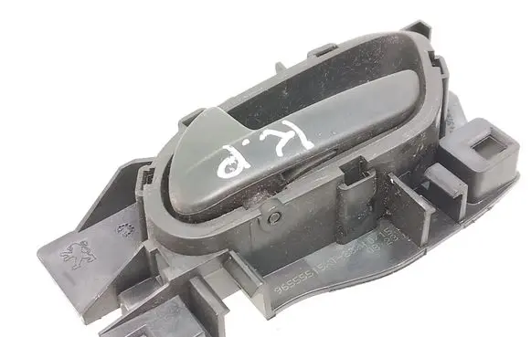 Peugeot Partner Front door interior handle 96555515XT