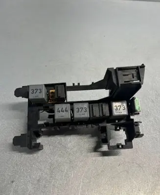 Audi Q7 4L Relay mounting block 4L1937503