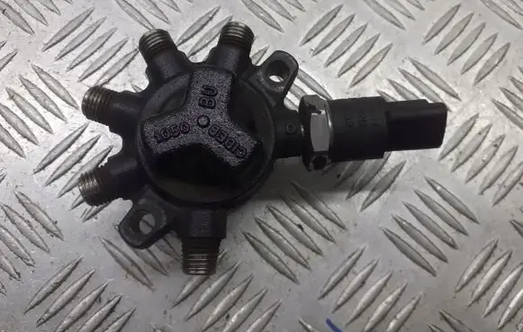 Nissan Micra Fuel distributor 8200057345