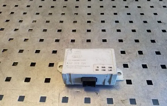 Audi A6 S6 C4 4A Immobilizer control unit/module 4A0953234