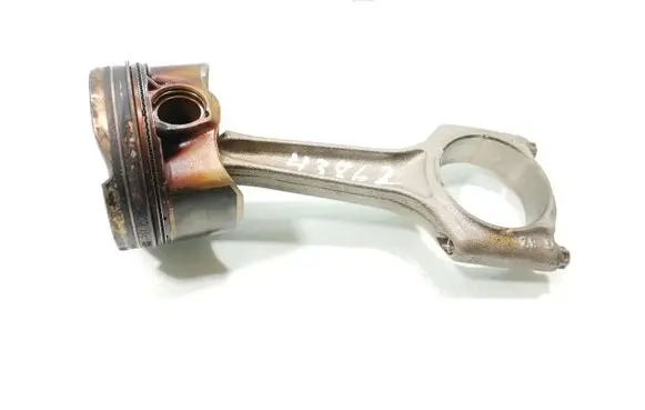 BMW 4 F36 Gran coupe Piston with connecting rod 
