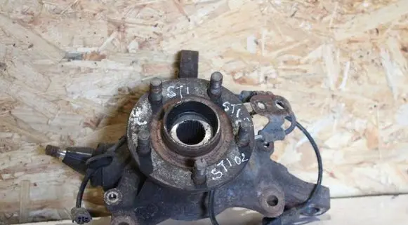 Subaru Impreza II Front wheel hub spindle knuckle 5X100