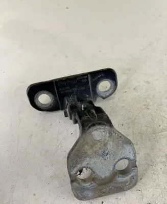 Land Rover Discovery Sport Front door lower hinge