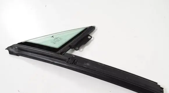 BMW 5 GT F07 Front door vent window glass four-door 600654400