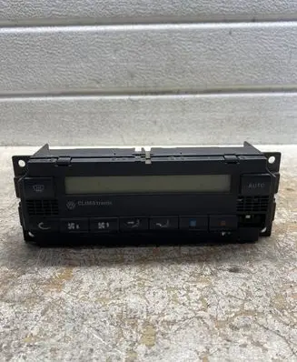 Volkswagen PASSAT B7 USA Climate control unit