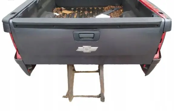 Chevrolet Silverado Pickup box 216CM