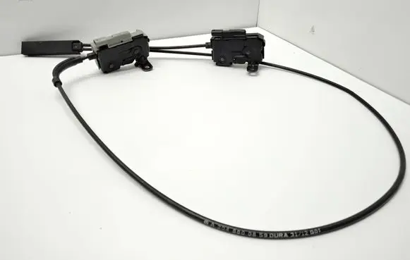 Mercedes-Benz C W204 Engine bonnet/hood lock/catch A2048800859 2048704458 2048703158
