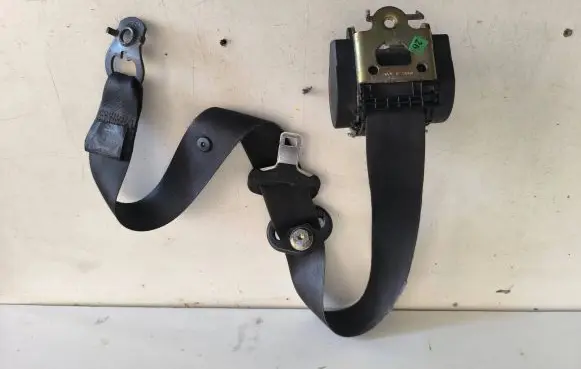 Renault Trafic II (X83) Front seatbelt 300774 4492169 52210