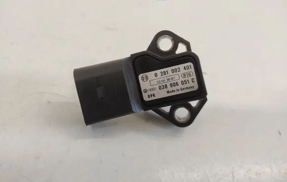 Volkswagen Golf V Air pressure sensor 0281002401 038906051C