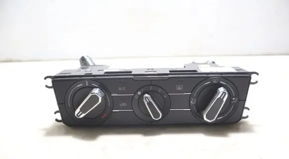 Volkswagen Polo VI Interior fan control switch 