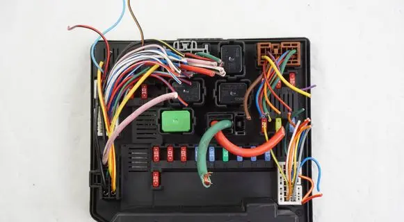Nissan Qashqai Fuse box set 284B7BB03E