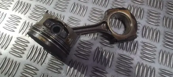 Renault Scenic I Piston with connecting rod
