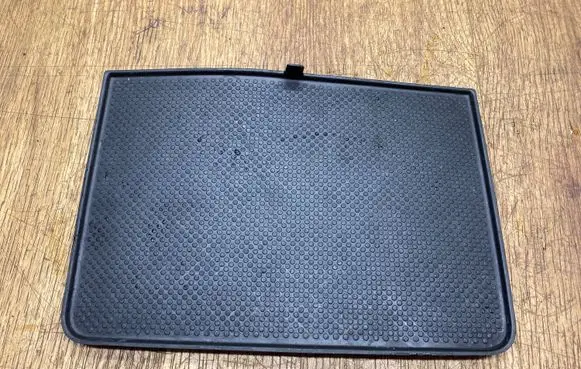 Volkswagen Touareg II Panel drawer/shelf pad 7P6862145 1184777